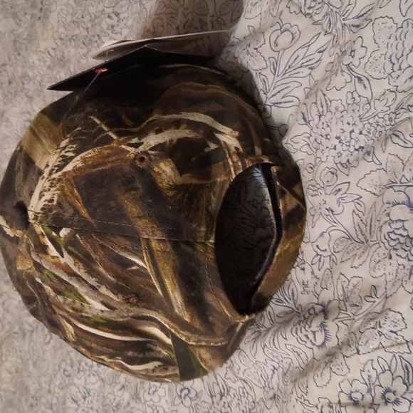 Hat - Picture 2 of 3